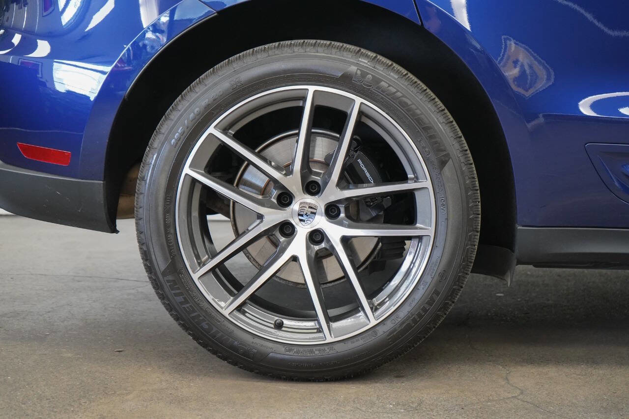 Used 2024 Porsche Macan image 15