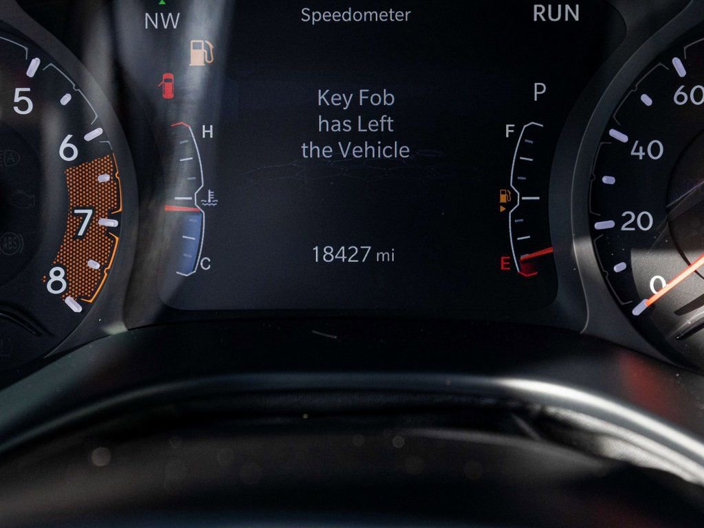 Used 2025 Jeep Compass Trailhawk image 18