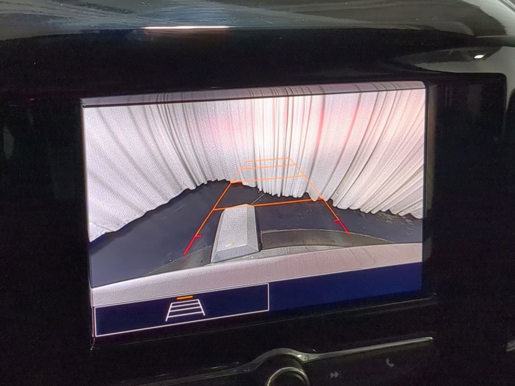 Used 2020 Chevrolet Traverse LS image 40