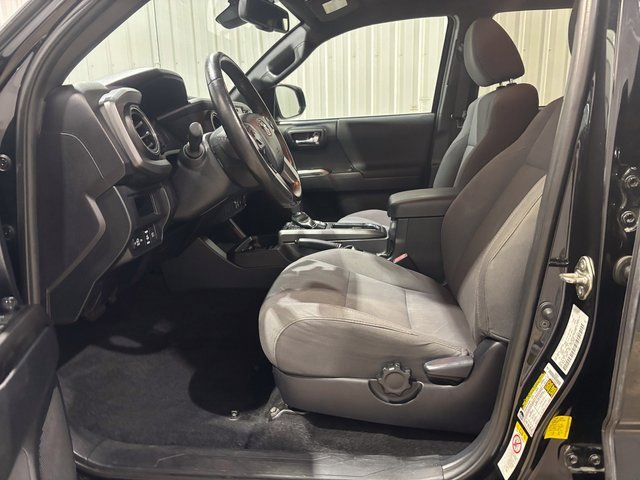 Used 2019 Toyota Tacoma TRD Off-Road image 11