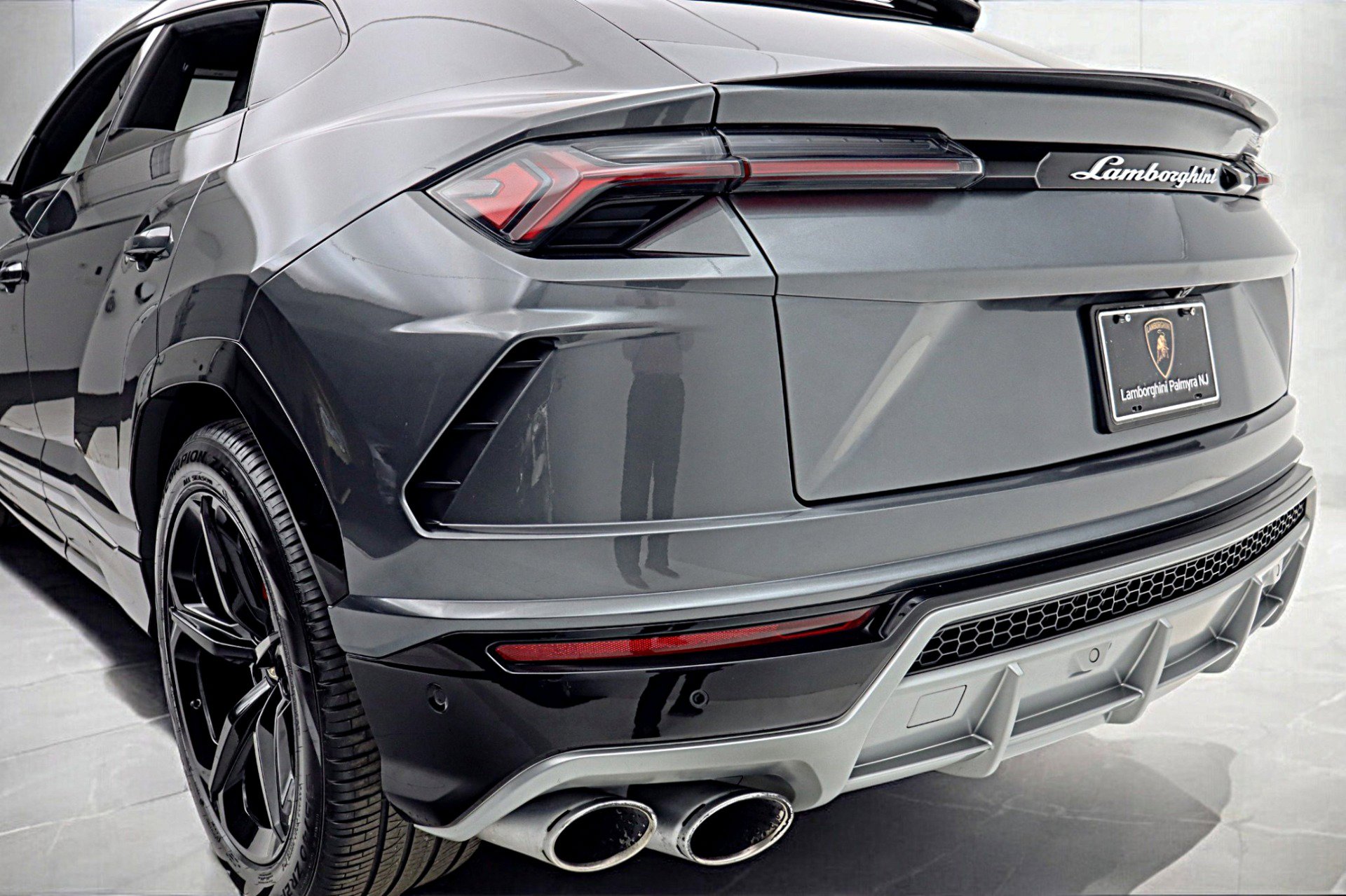 Used 2020 Lamborghini Urus image 19