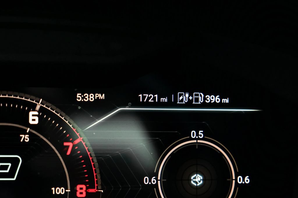 Used 2025 Lamborghini Urus SE AWD/4WD image 17
