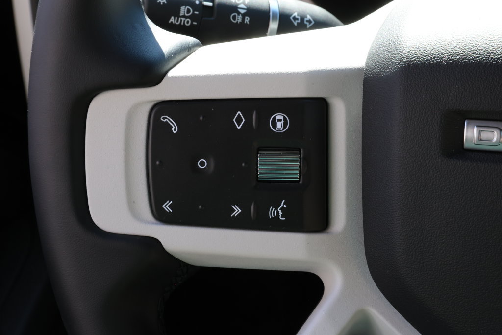 New 2026 Land Rover Defender 110 X-Dynamic SE AWD/4WD image 18