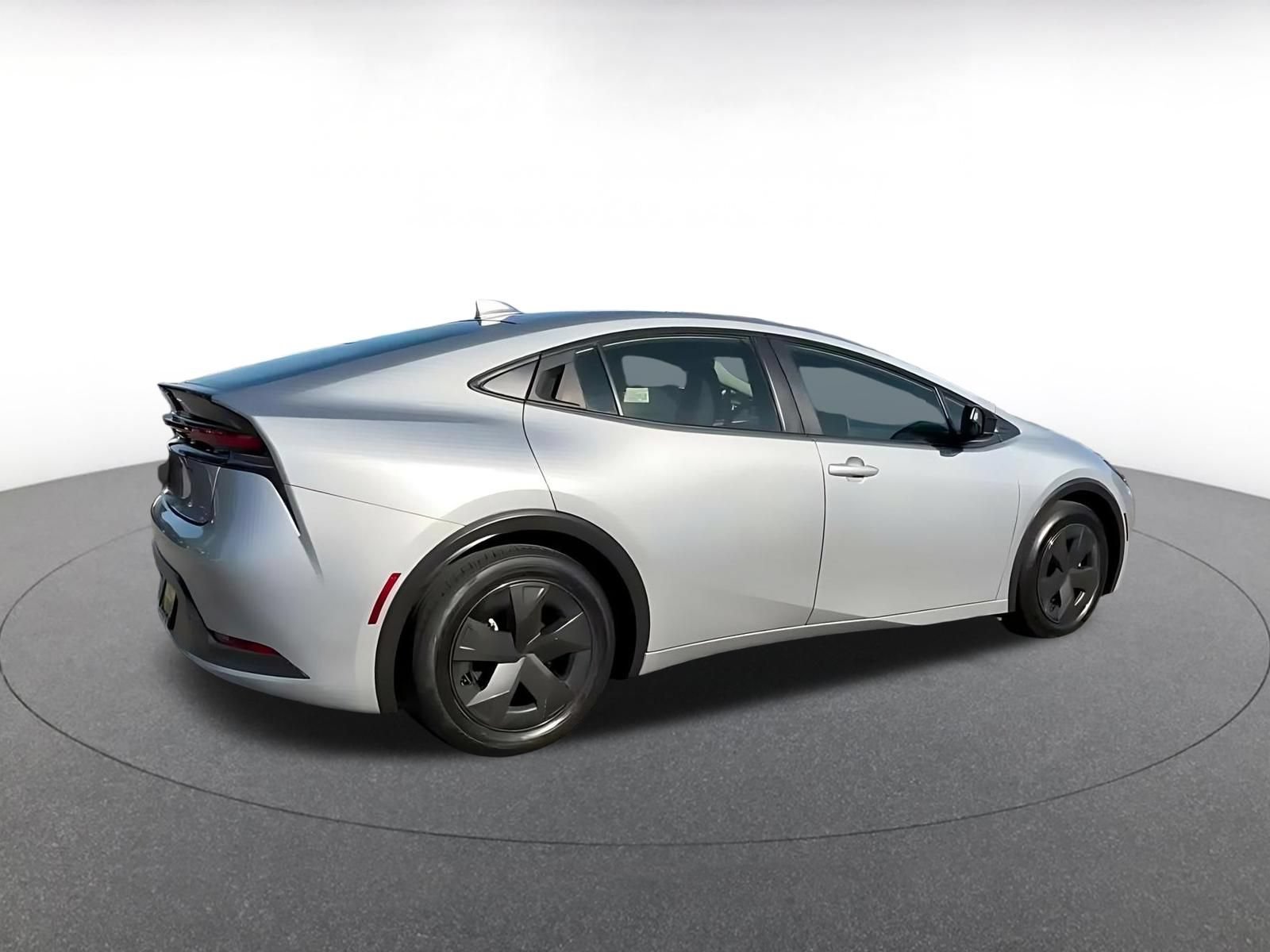 Used 2024 Toyota Prius LE FWD image 14