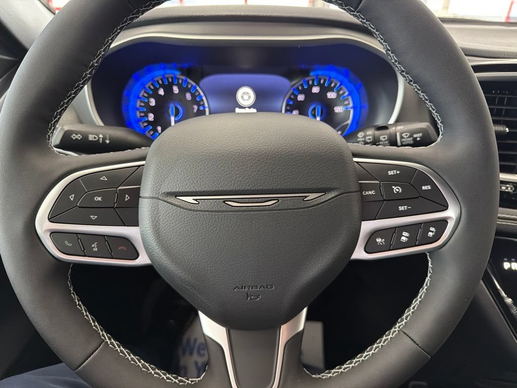 New 2027 Chrysler Pacifica Select FWD image 8
