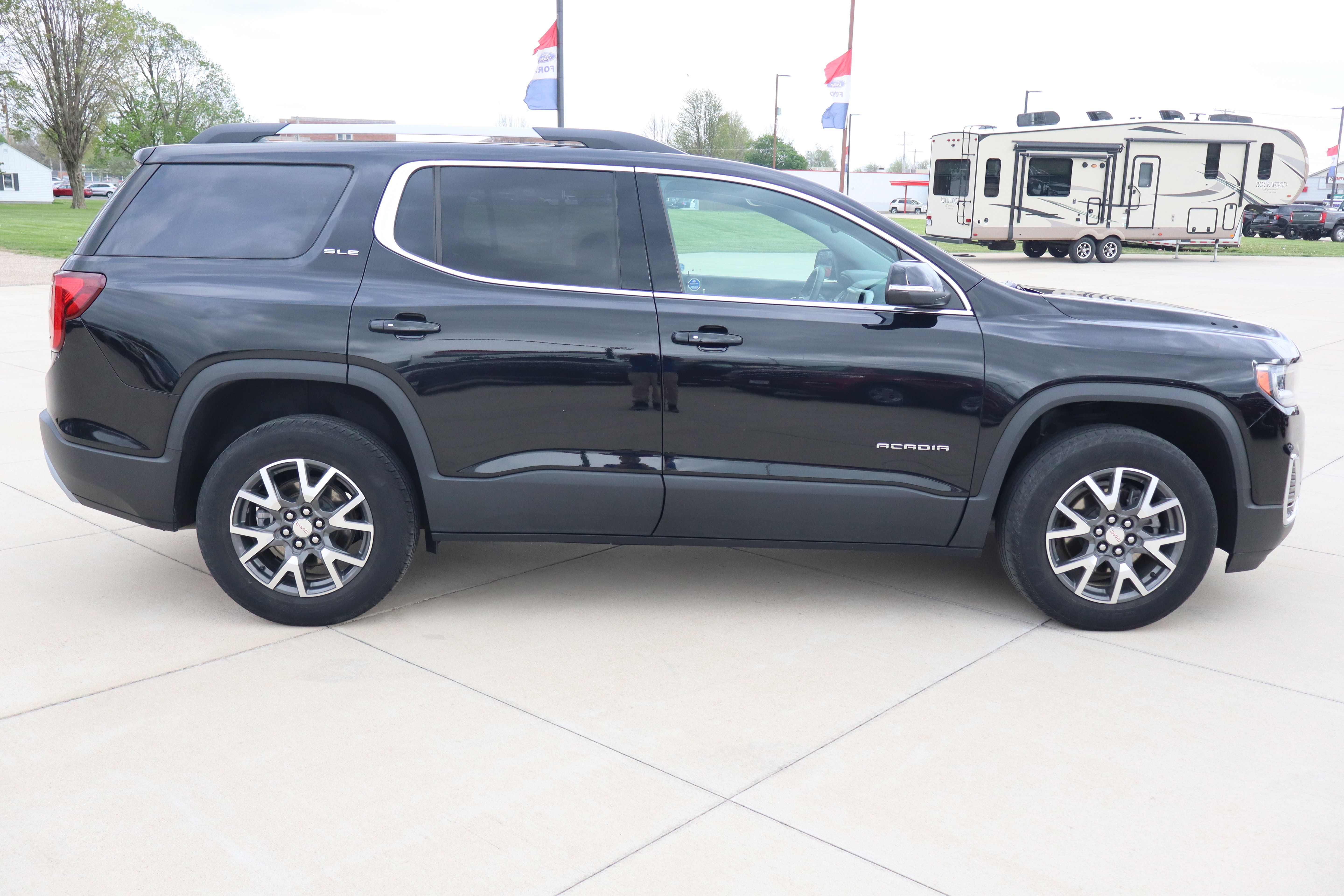 Used 2023 GMC Acadia SLE w/ Driver Convenience Package AWD/4WD image 5