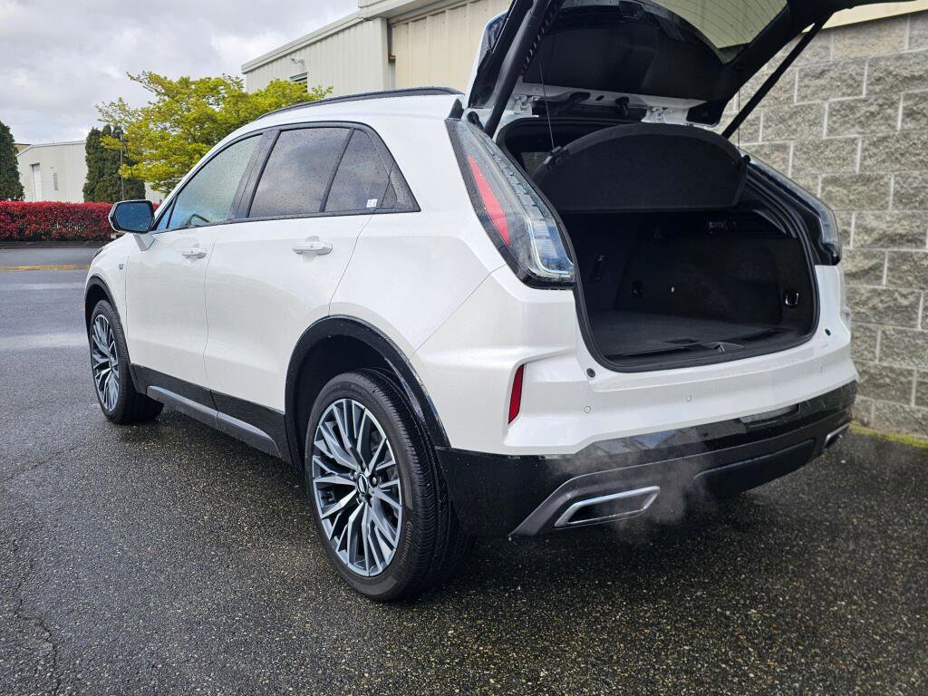 Used 2024 Cadillac XT4 Sport image 7