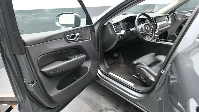 Used 2019 Volvo XC60 T6 Momentum w/ Advanced Package AWD/4WD image 28