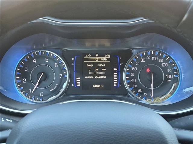 Used 2016 Chrysler 200 Limited FWD image 8