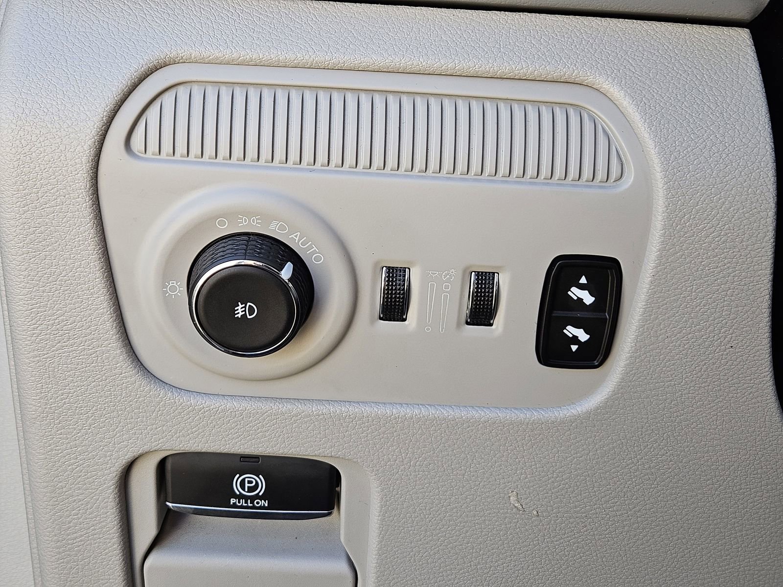 Used 2024 Jeep Wagoneer L Series II w/ Flexible Seating Group image 24