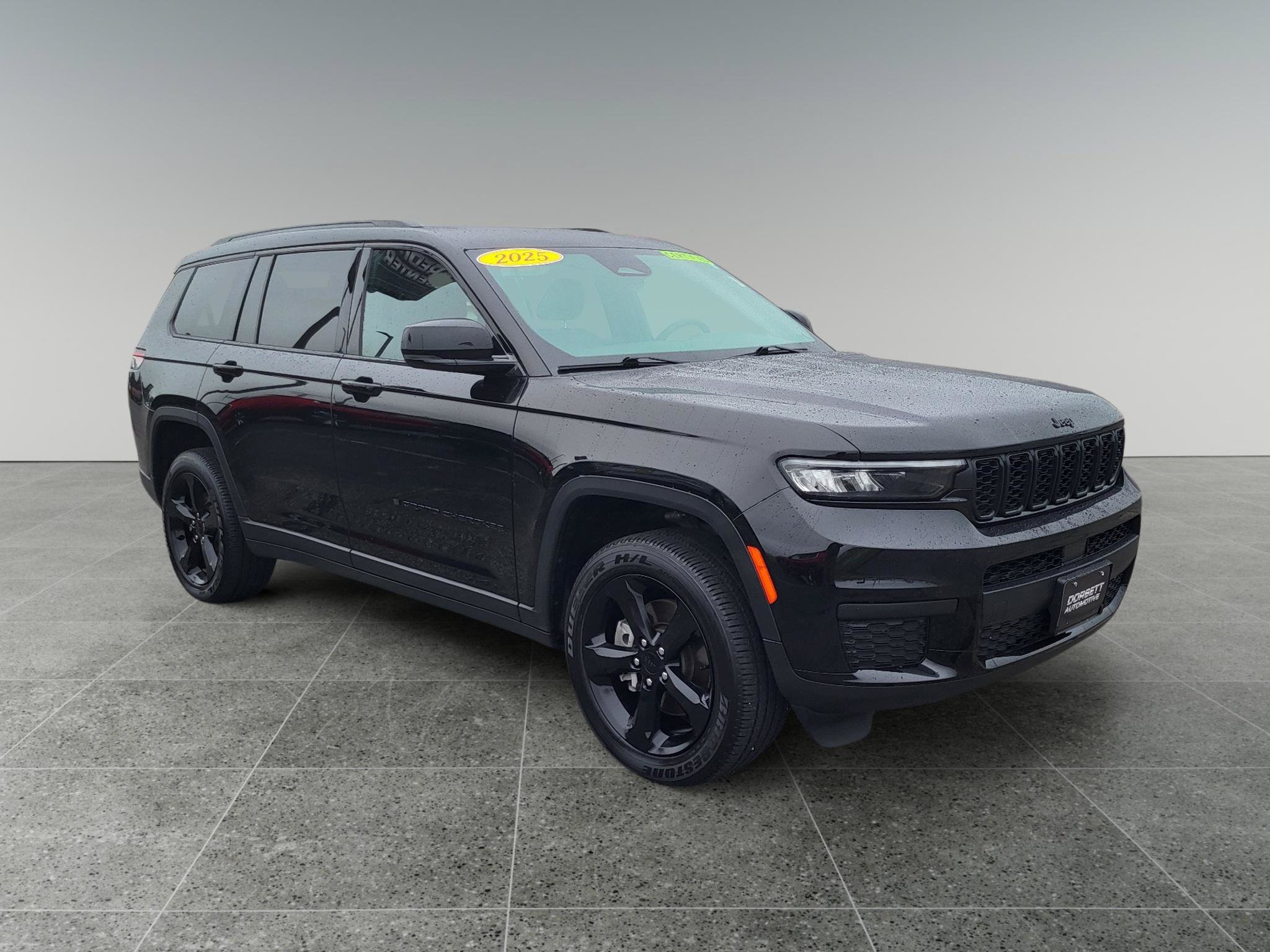 Used 2025 Jeep Grand Cherokee L Altitude AWD/4WD image 4