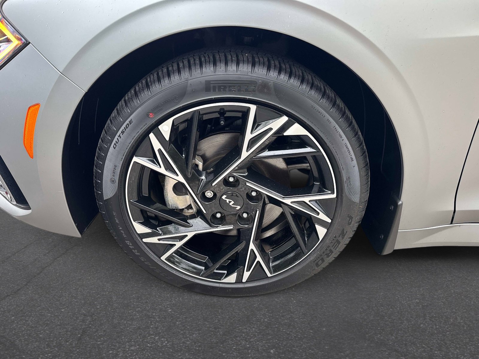 Used 2025 Kia K5 GT-Line w/ GT-Line Premium Package image 10