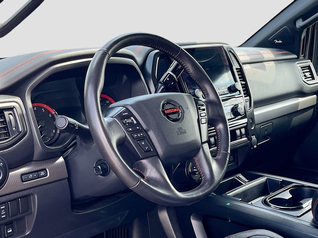 Used 2022 Nissan Titan PRO-4X w/ Pro-4x Convenience Package image 9