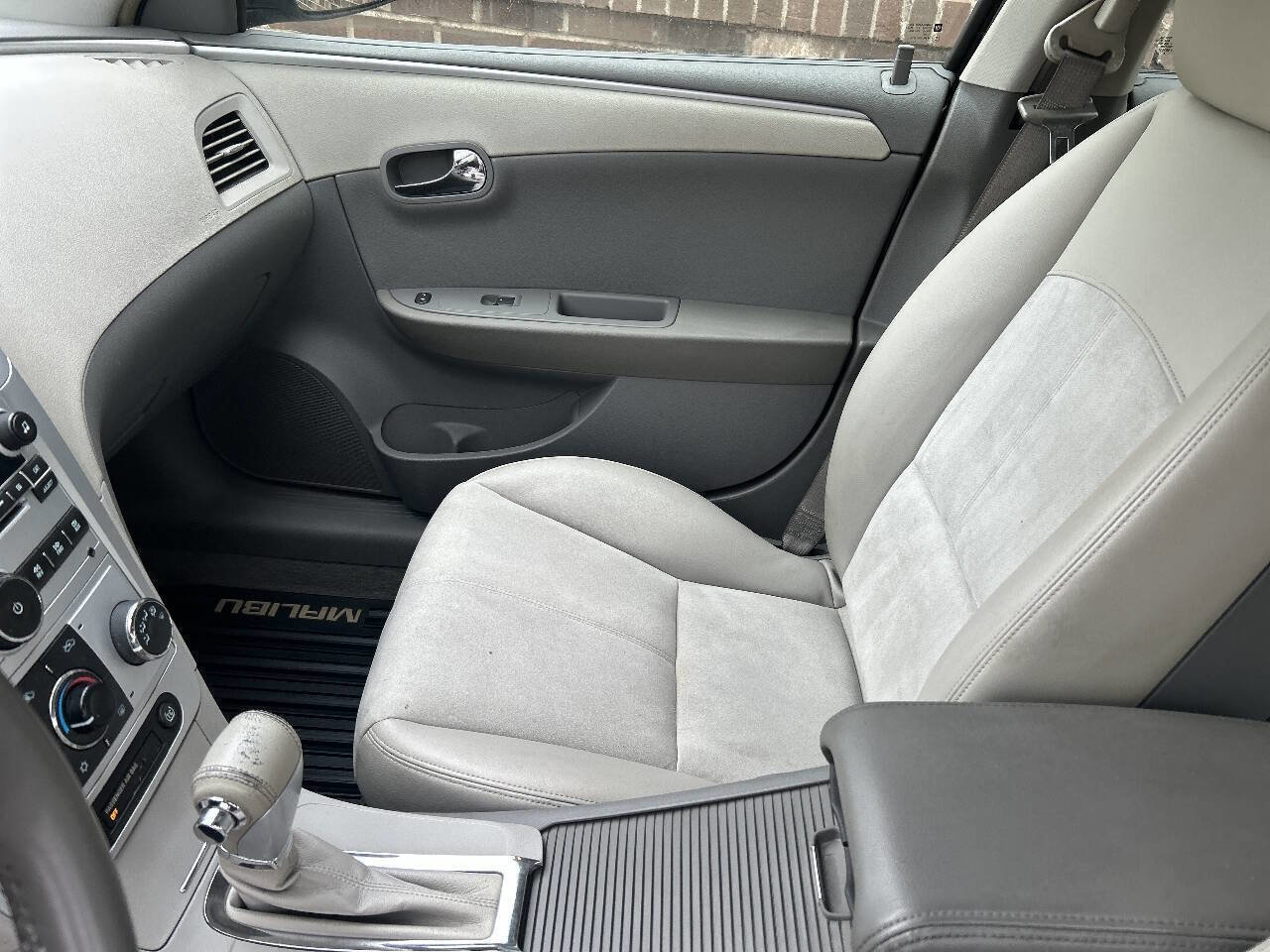 Used 2009 Chevrolet Malibu LT w/ HFV6 Engine Package FWD image 11