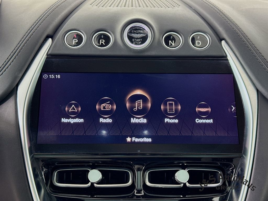 Used 2022 Aston Martin DBX image 18