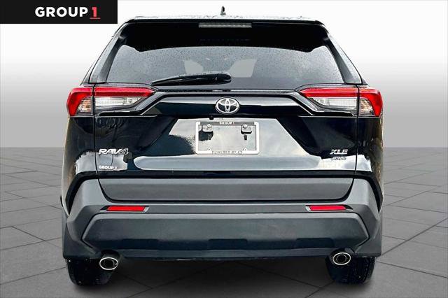 Certified 2020 Toyota RAV4 XLE w/ Convenience Package image 5