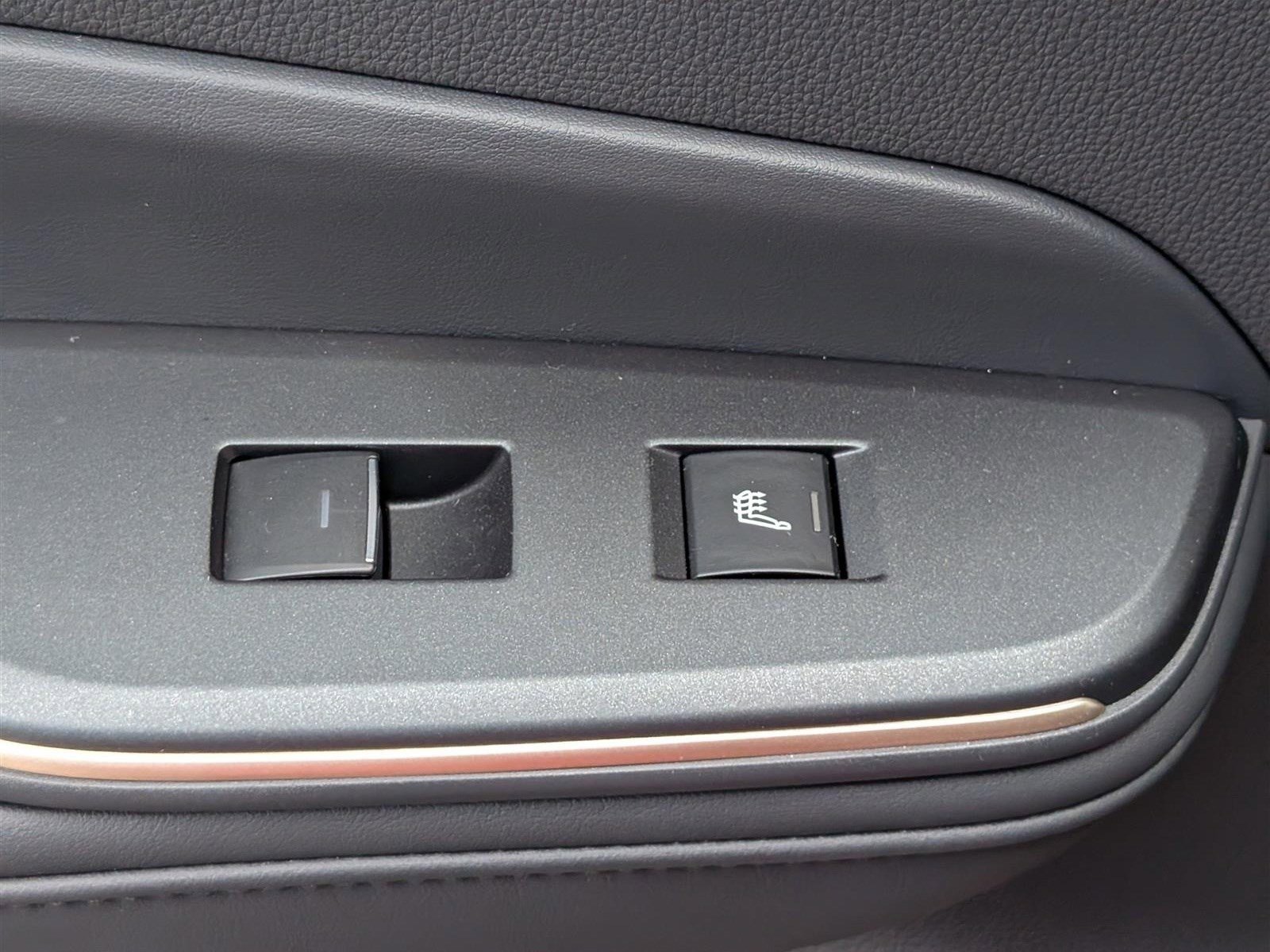 Used 2023 Toyota Crown Platinum image 16