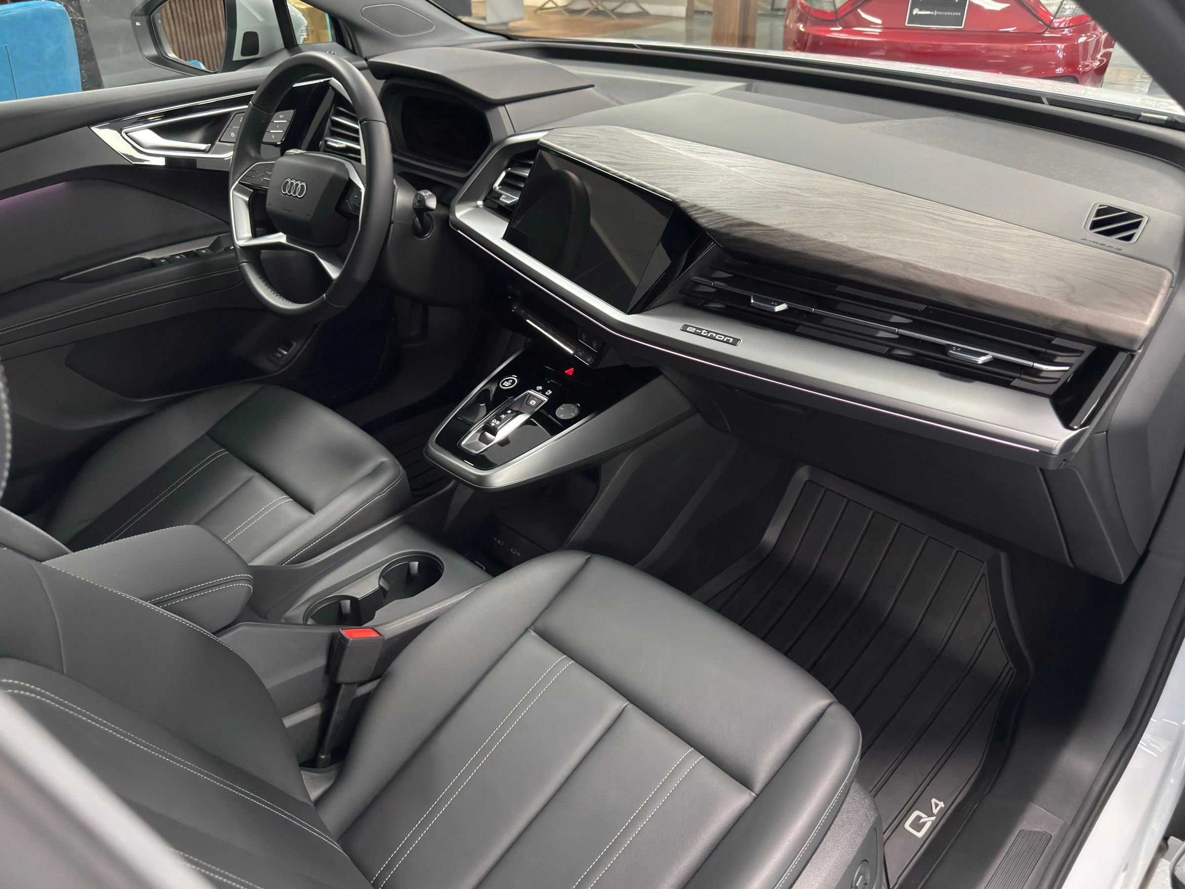 Used 2024 Audi Q4 e-tron Premium Plus w/ Premium Plus image 20