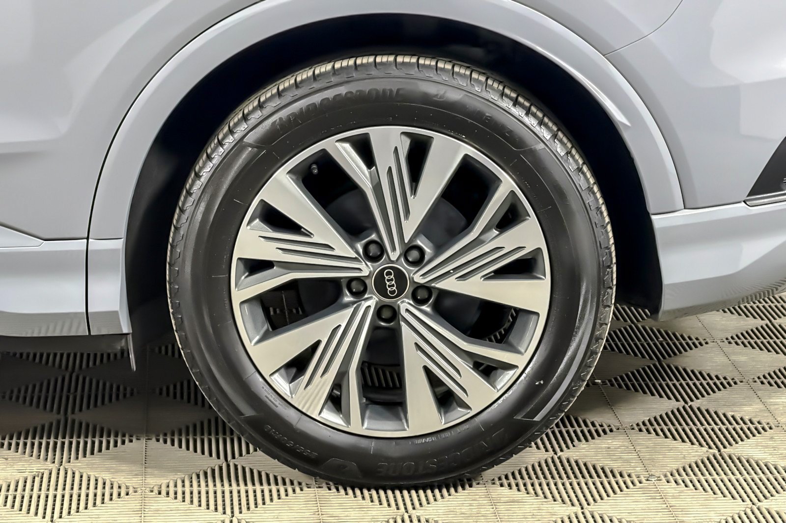 Used 2025 Audi Q4 e-tron Premium RWD image 26