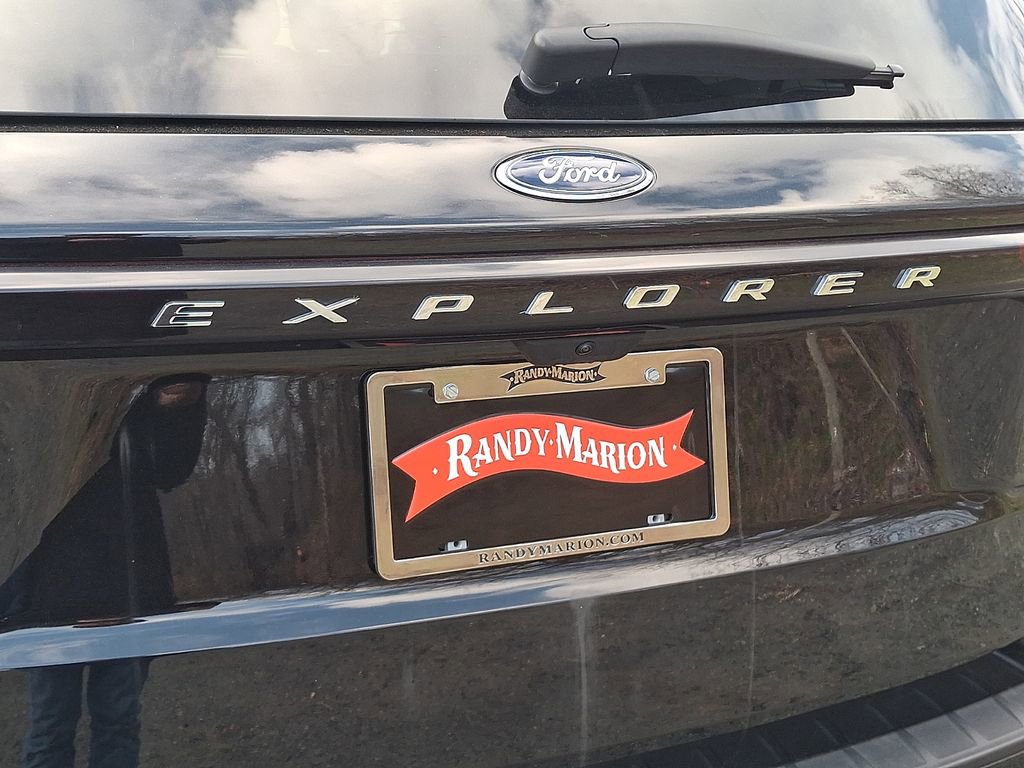 Used 2025 Ford Explorer Active w/ Active Comfort Package AWD/4WD image 30