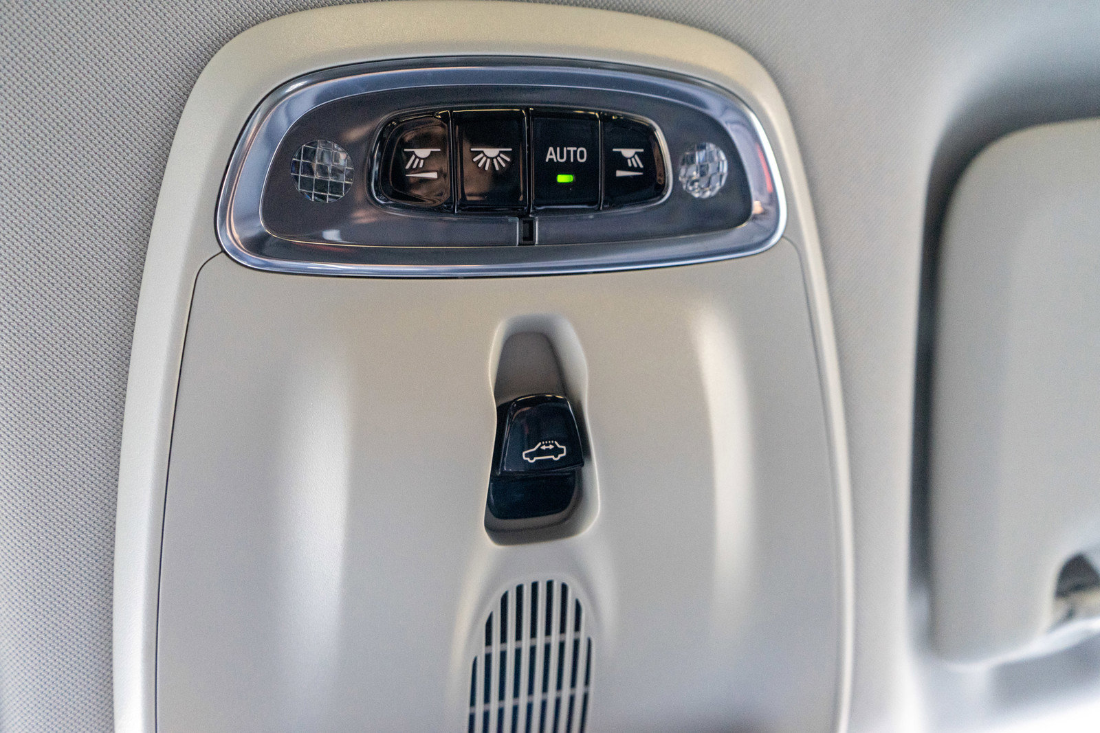 Used 2019 Volvo XC60 T6 Momentum w/ Advanced Package image 24