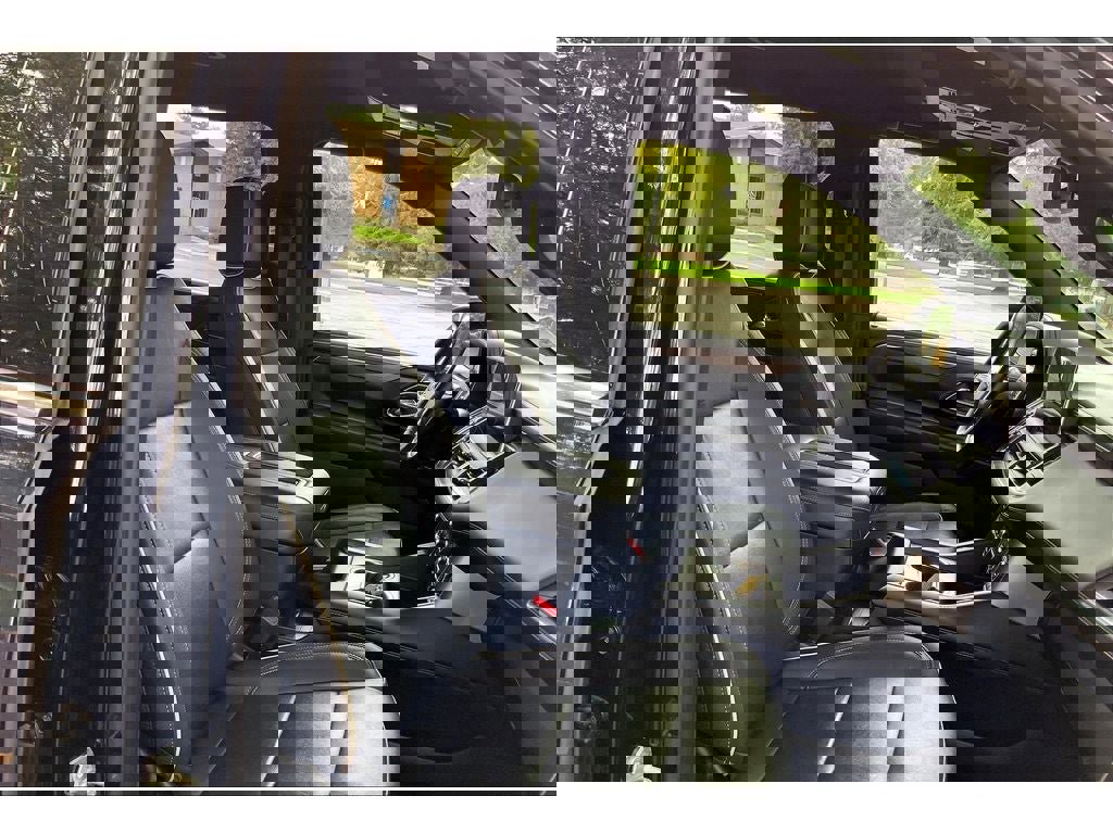 Used 2023 Chevrolet Suburban Premier image 7