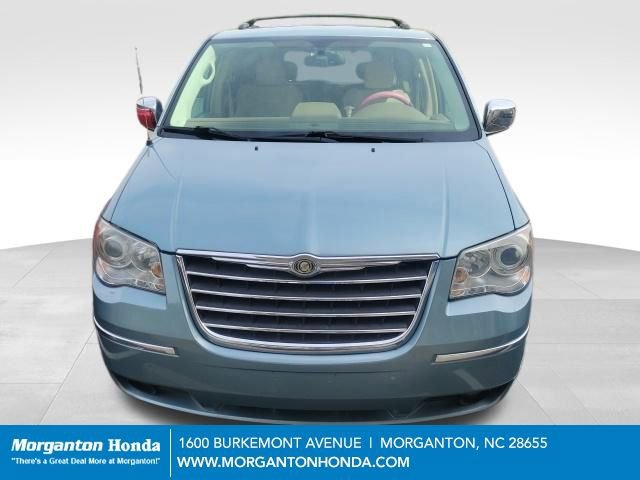 Used 2010 Chrysler Town & Country Limited image 5