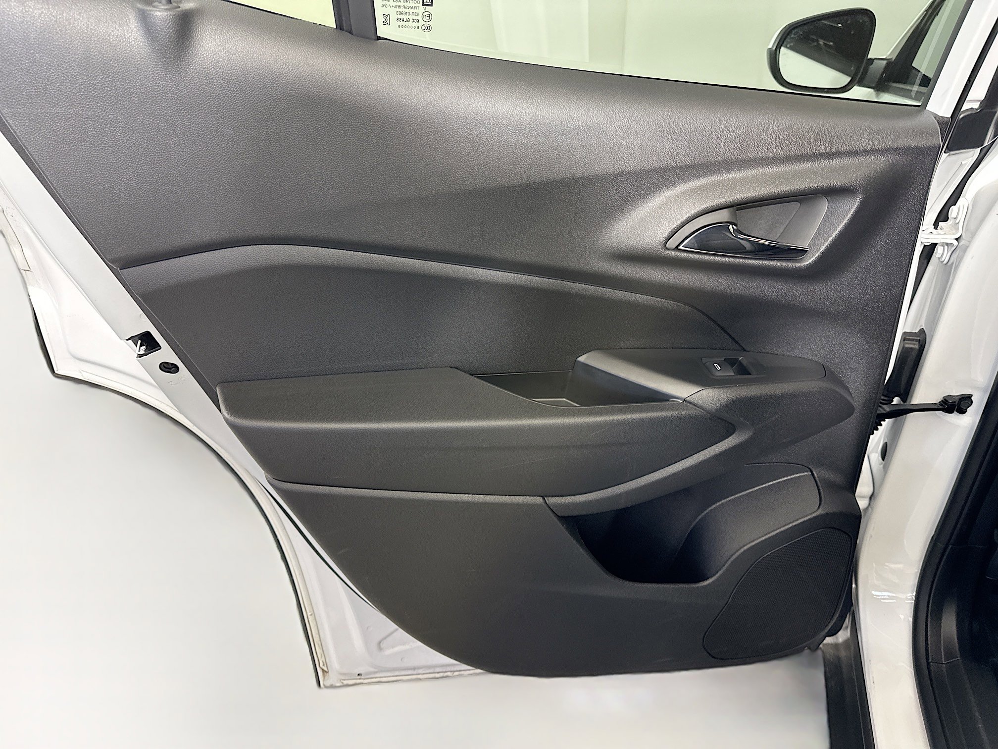 Used 2025 Chevrolet Trax LT image 24