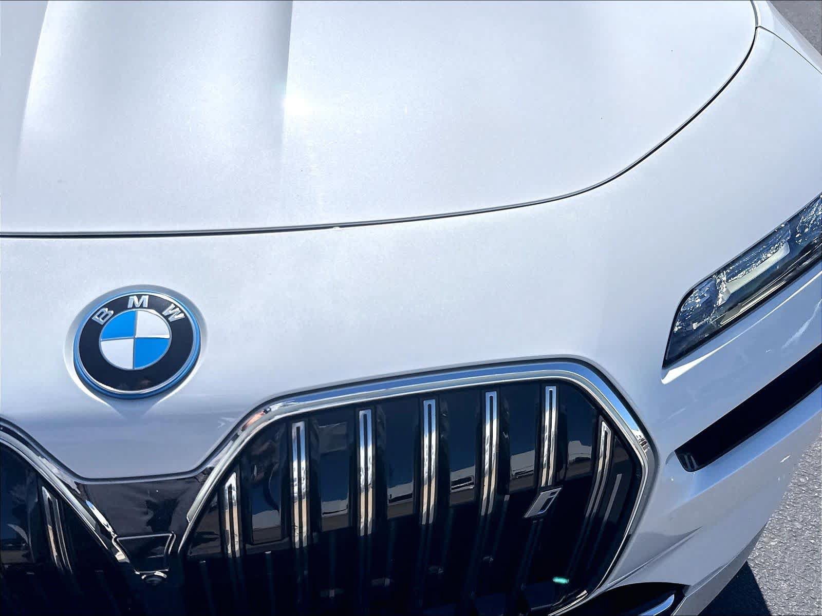 Used 2023 BMW i7 xDrive60 AWD/4WD image 31