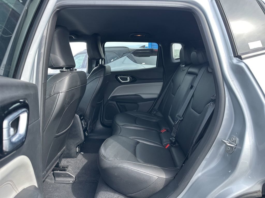Used 2025 Jeep Compass Limited image 22