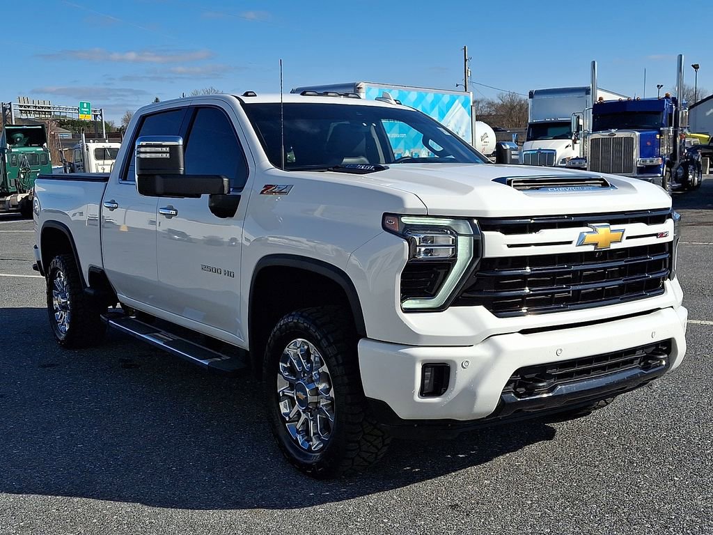 Used 2024 Chevrolet Silverado 2500 LTZ w/ LTZ Plus Package image 3
