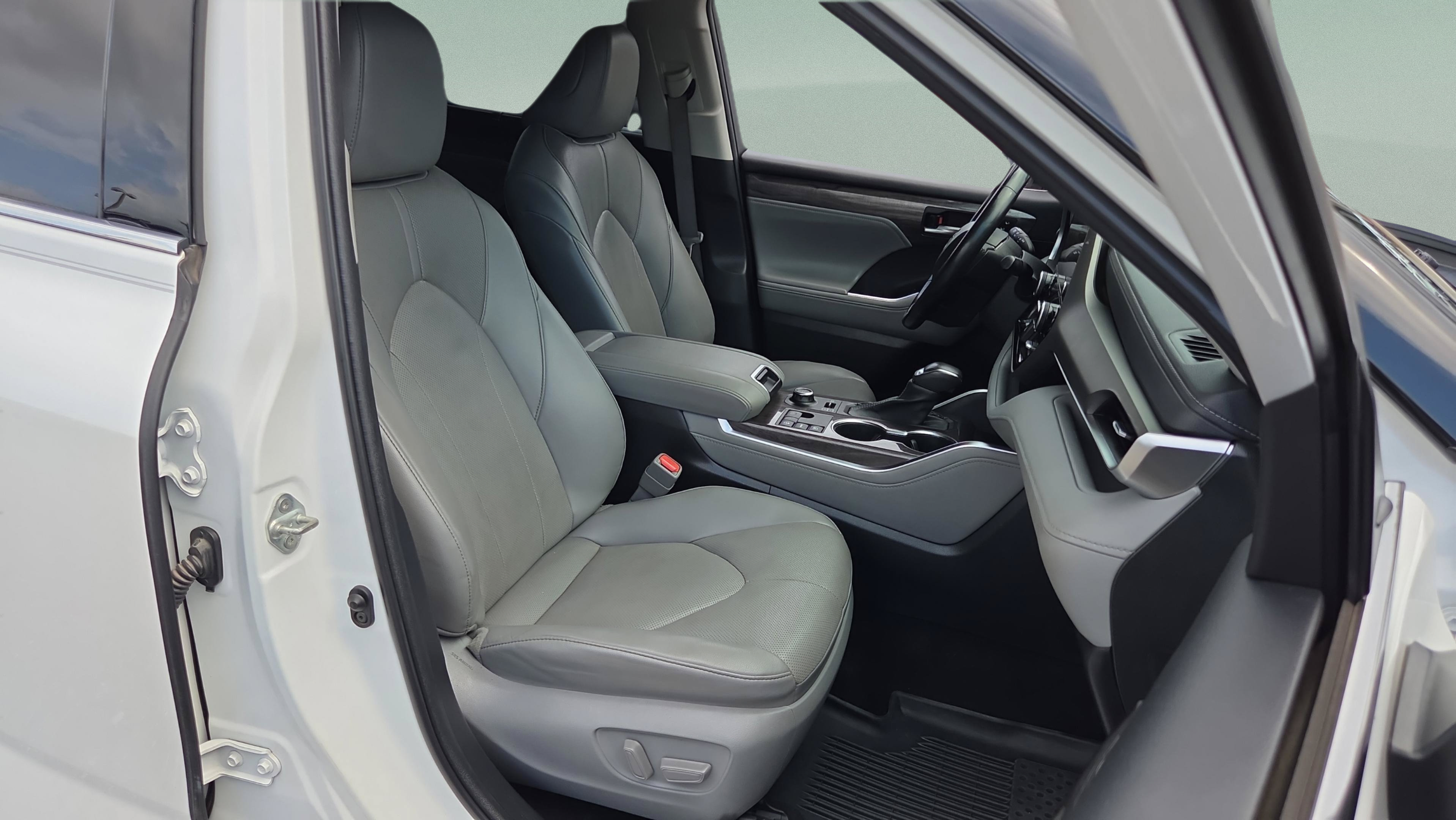 Used 2023 Toyota Highlander Limited AWD/4WD image 15