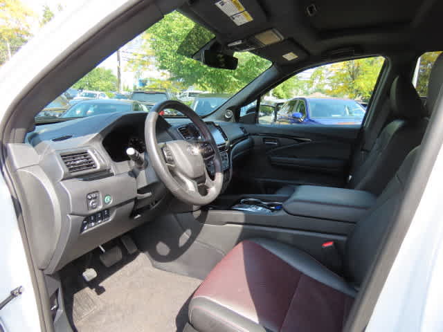 Used 2024 Honda Ridgeline Black Edition image 2