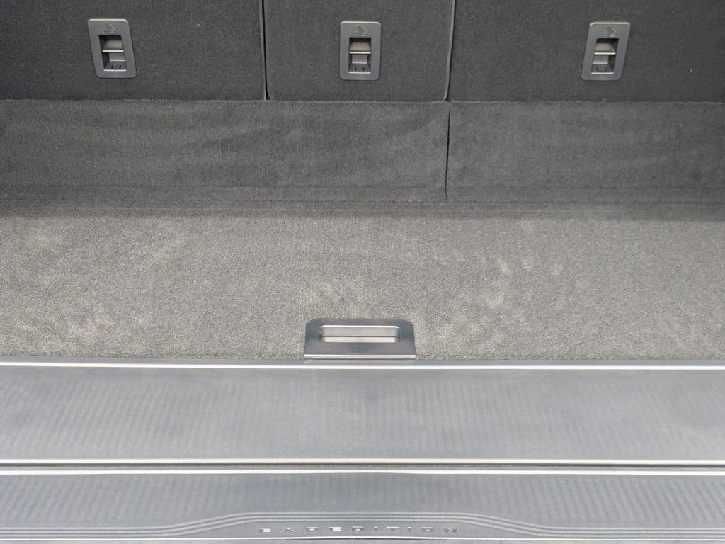 New 2026 Ford Expedition Active image 7