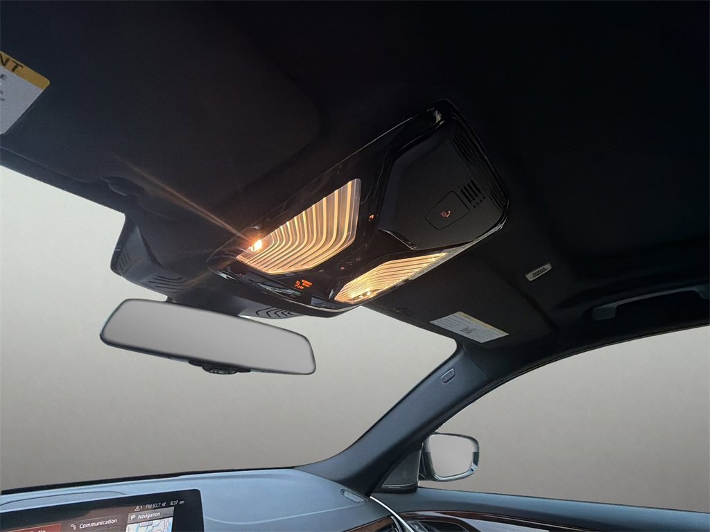 Used 2018 BMW 540i xDrive w/ M Sport Package image 33