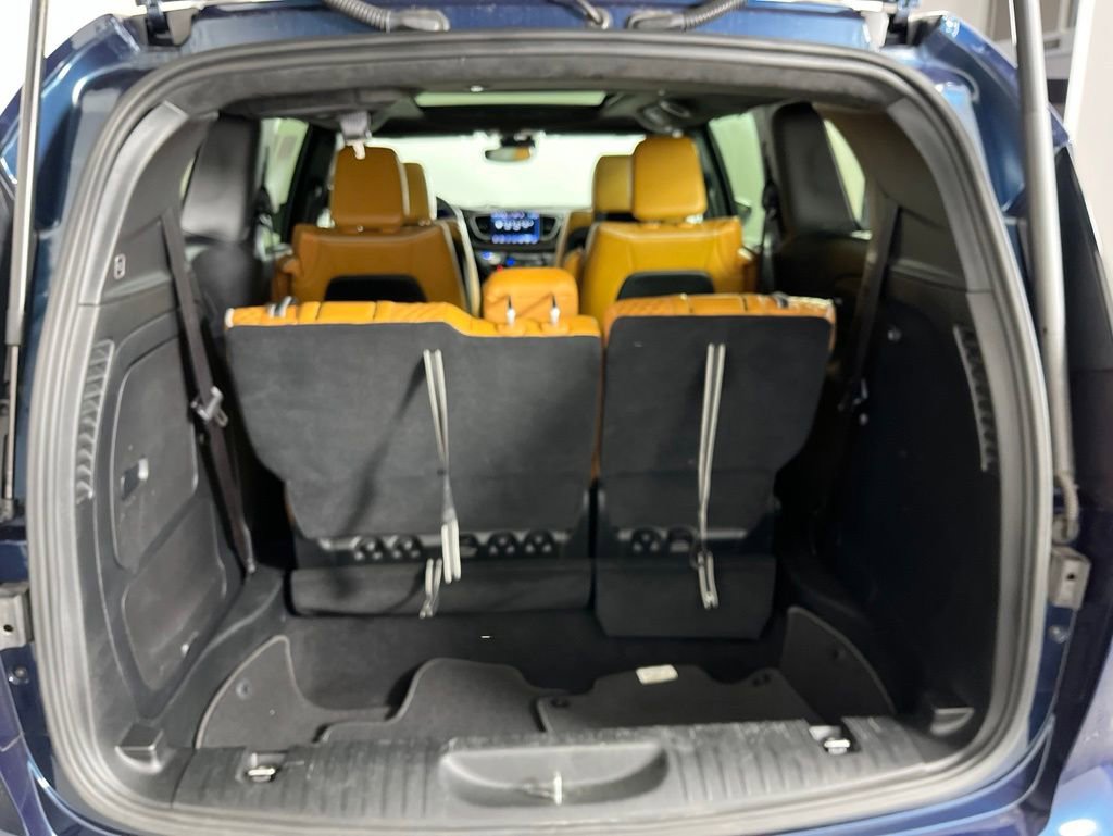 Used 2023 Chrysler Pacifica Pinnacle FWD image 13