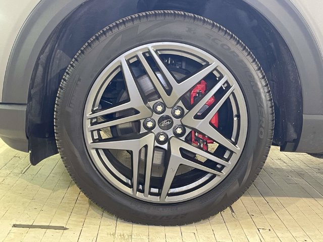Used 2025 Ford Explorer ST-Line w/ ST-Line Street Pack AWD/4WD image 12