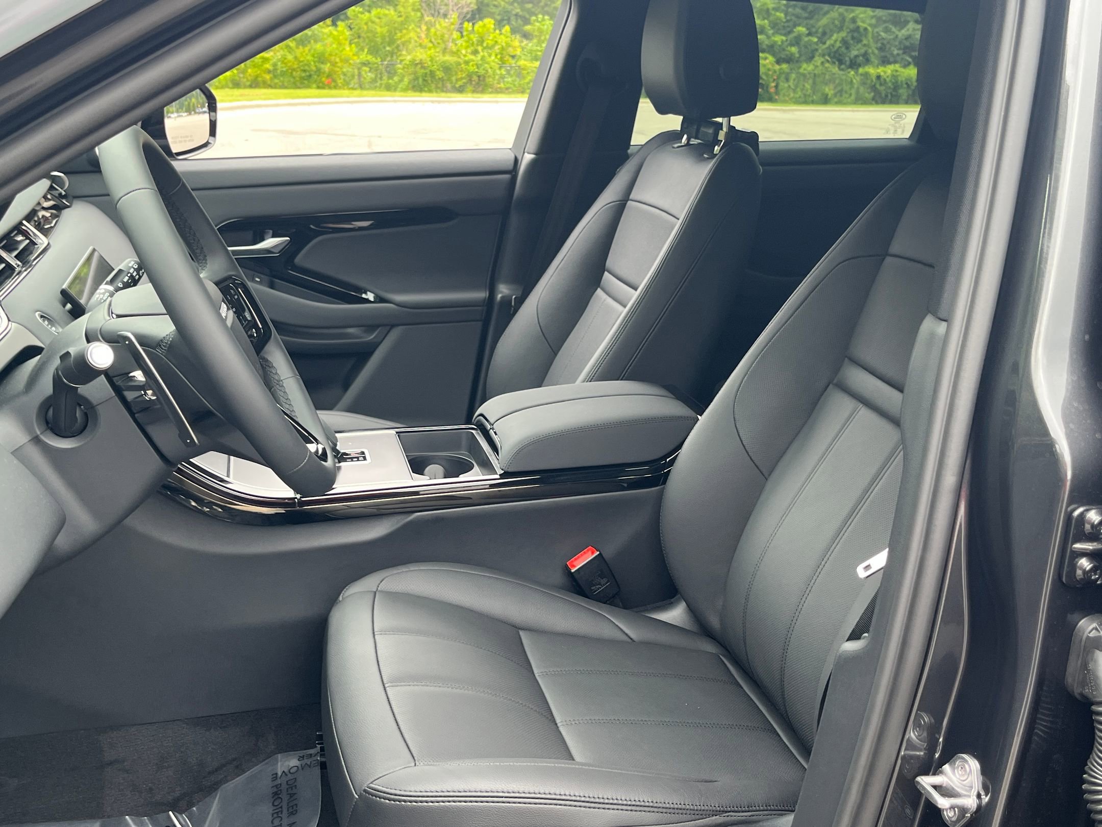 New 2026 Land Rover Range Rover Evoque Dynamic SE image 17