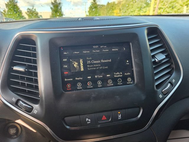 Used 2021 Jeep Cherokee Latitude Lux w/ Sun & Sound Group AWD/4WD image 7