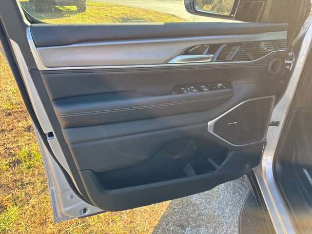 New 2025 Jeep Wagoneer L Series II w/ Convenience Group I image 15