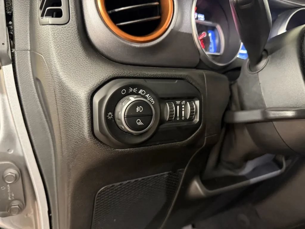 Used 2021 Jeep Gladiator Mojave AWD/4WD image 15