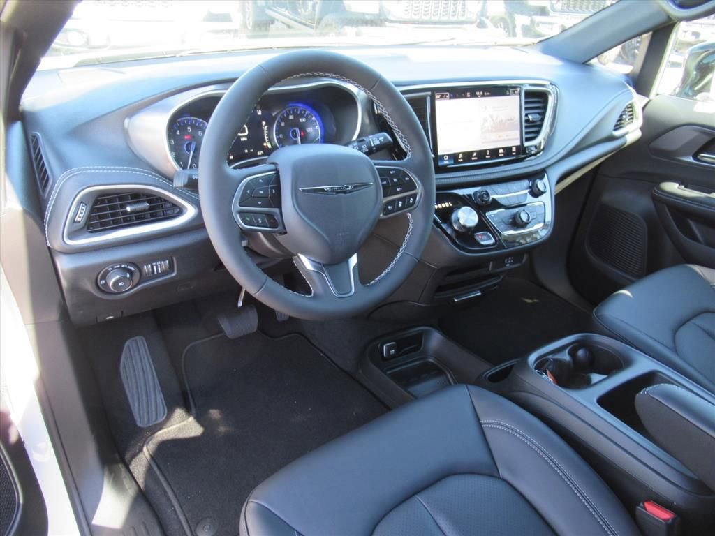 New 2026 Chrysler Pacifica Select FWD image 14