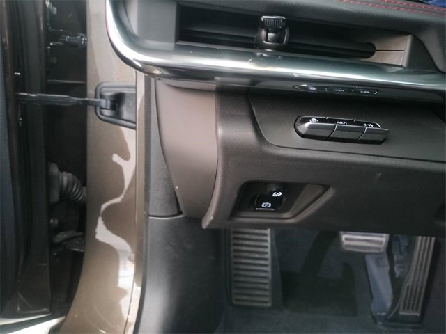 Used 2020 Chevrolet Corvette Stingray Preferred Cpe w/ 2LT Preferred Equipment Group image 19