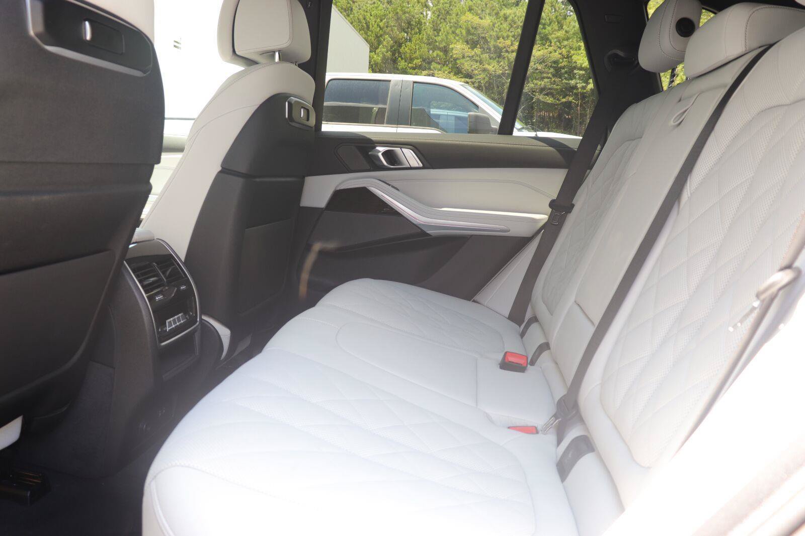 Used 2024 BMW X5 xDrive50e AWD/4WD image 14