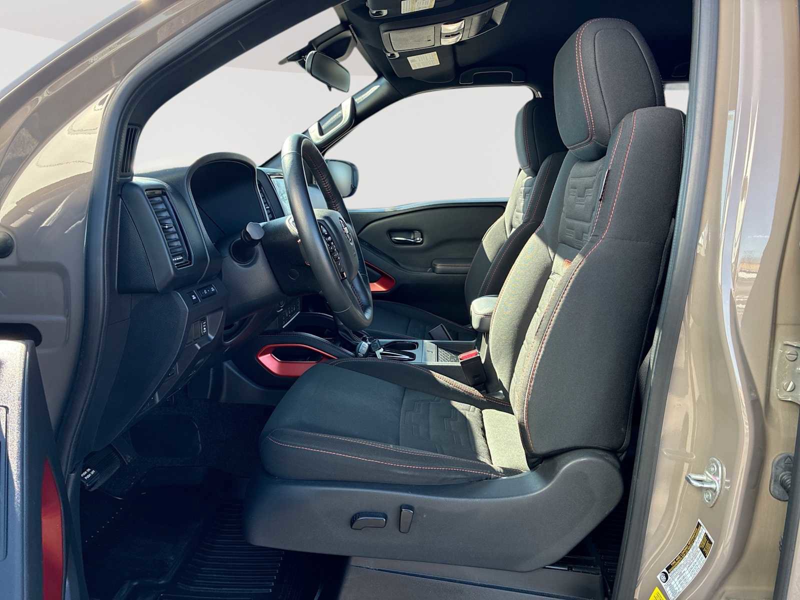 Used 2023 Nissan Frontier PRO-4X w/ Pro Convenience Package image 19
