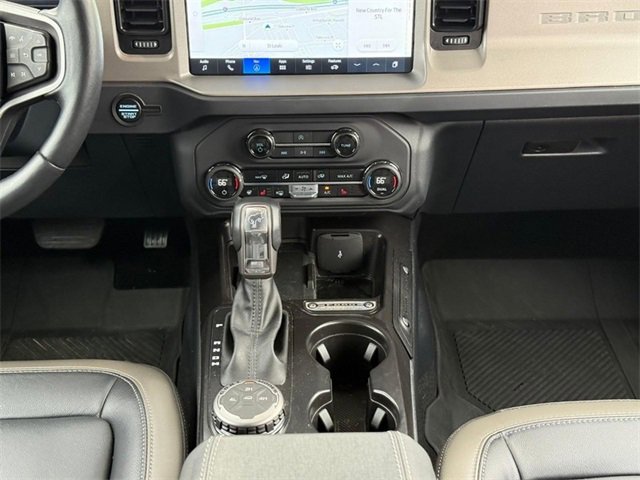 Used 2025 Ford Bronco Outer Banks image 14