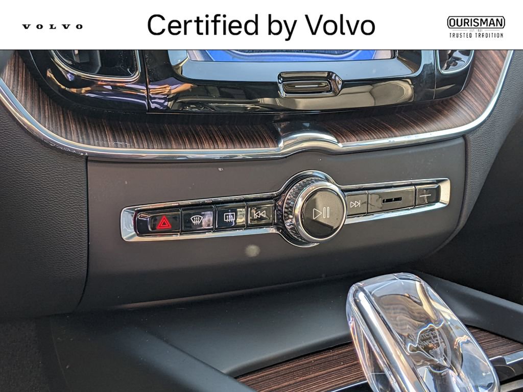 Certified 2023 Volvo XC60 B5 Ultimate w/ Climate Package AWD/4WD image 18