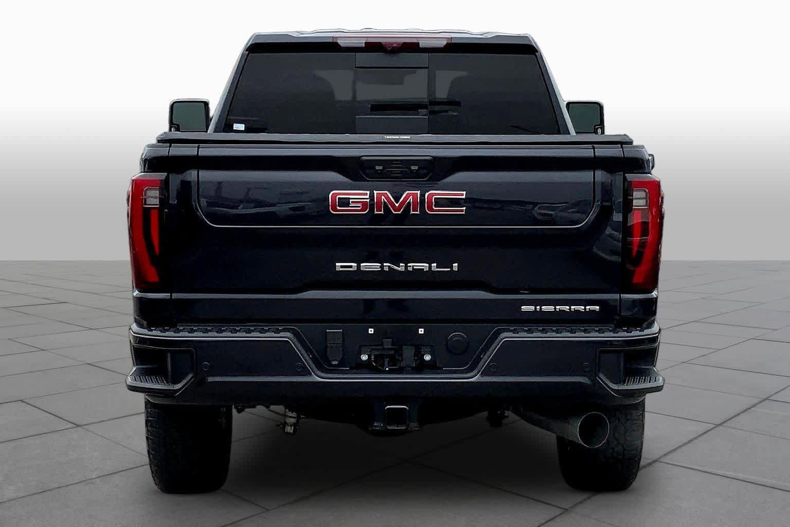 Used 2024 GMC Sierra 2500 Denali w/ Denali Reserve Package image 5