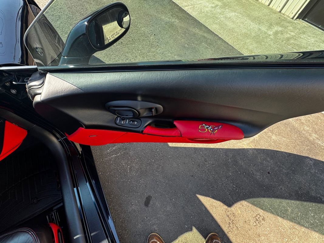 Used 2003 Chevrolet Corvette Convertible w/ Preferred Equipment Group1 image 28