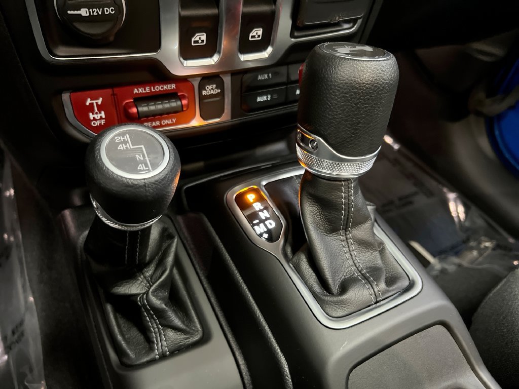Used 2025 Jeep Wrangler Sport AWD/4WD image 29